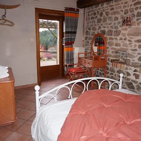 Du Thiollet 3* Montromant