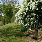 Du Thiollet Bed & Breakfast Montromant