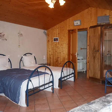 Du Thiollet 3* Montromant